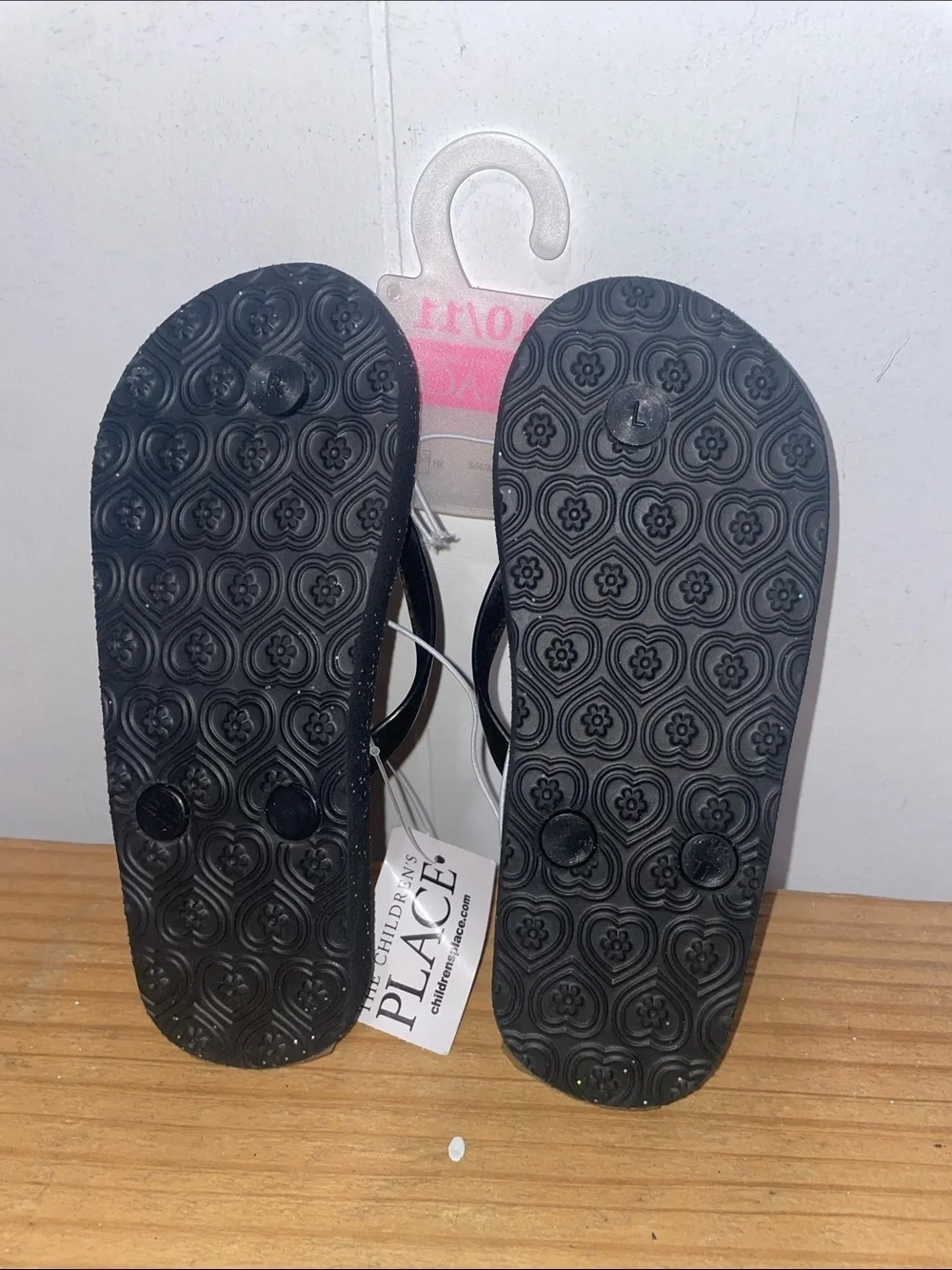 The Children's Place Black Glitter Youth Flip Flops - Size 10/11